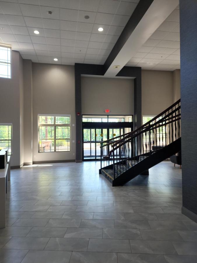 La Quinta Inn & Suites By Wyndham Lake George Bagian luar foto