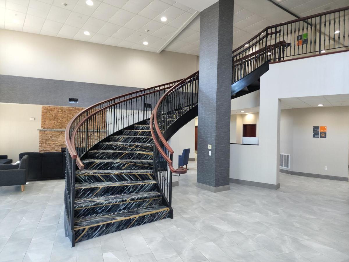 La Quinta Inn & Suites By Wyndham Lake George Bagian luar foto